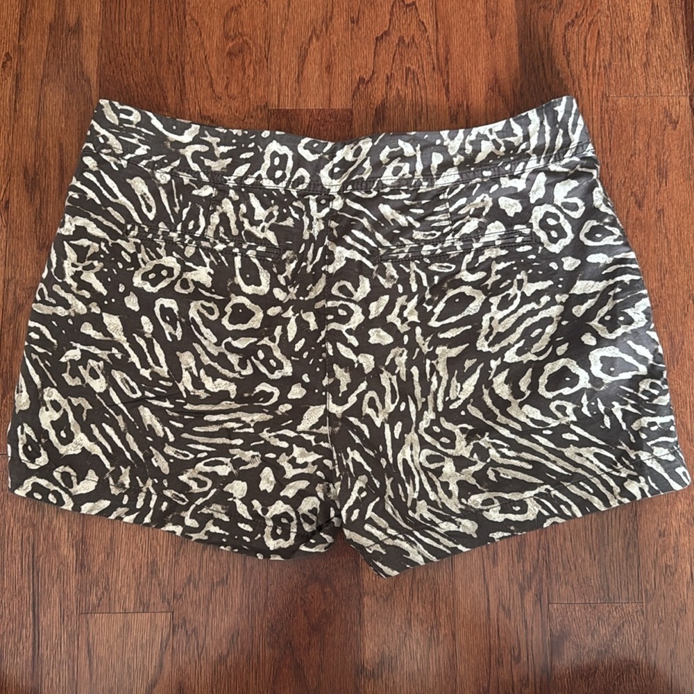 LOFT Abstract Animal Print Shorts – Size 10 – Brown & Cream - Picture 3 of 3